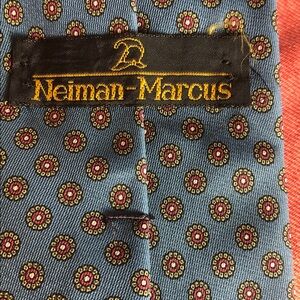 EUC Neiman Marcus foulard blue silk tie